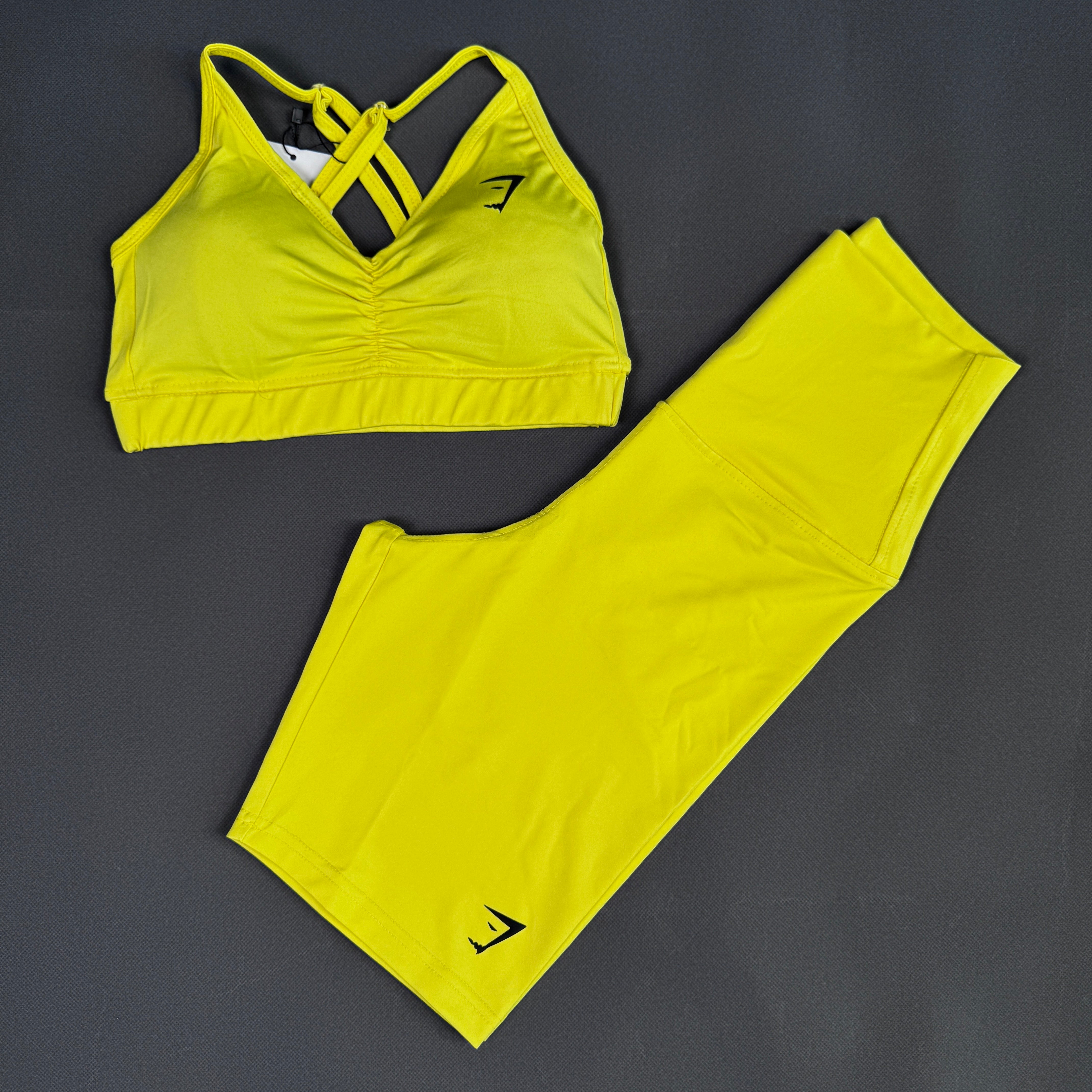 حمالة وشورت جم شارك