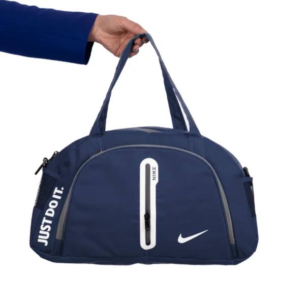 حقيبة نايك سحاب وسط