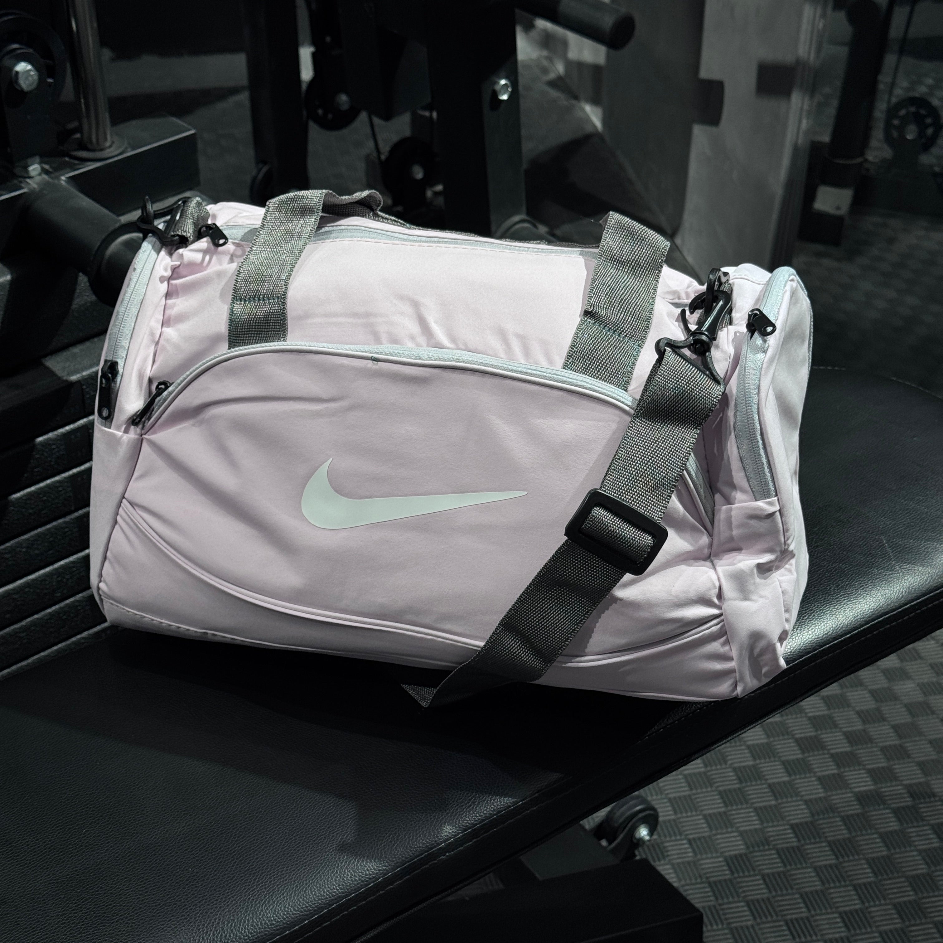 حقيبة نايك جيب امامي