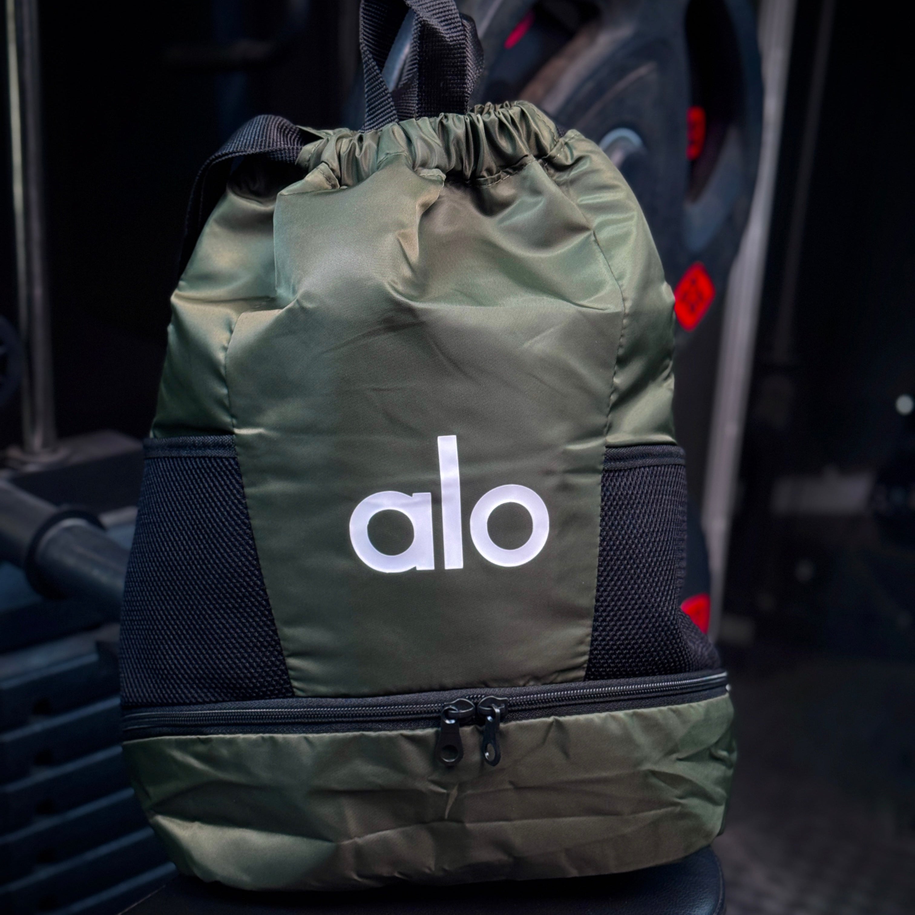 حقيبة ألو للجيم برباط - Alo Gym Bag