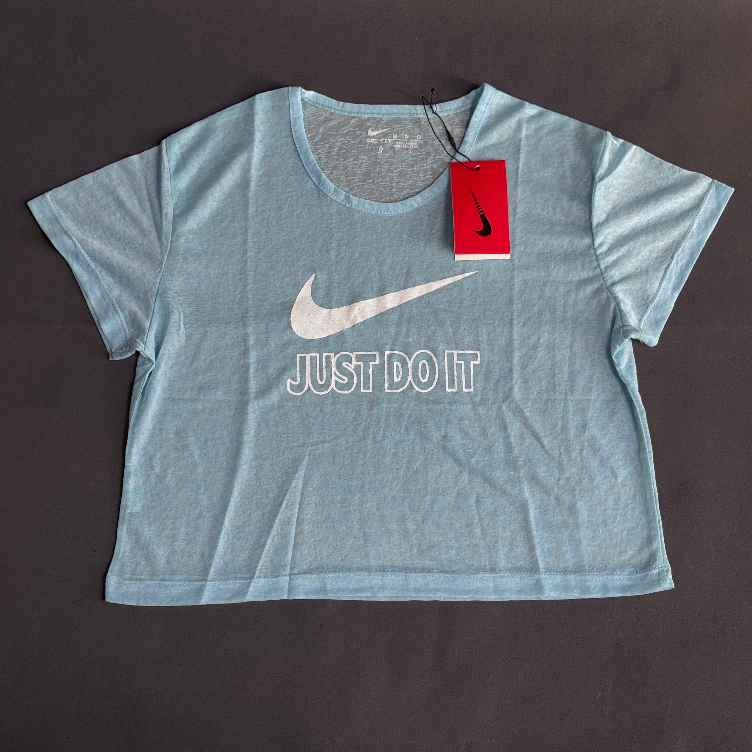 تشيرت خفيف قصير نايك