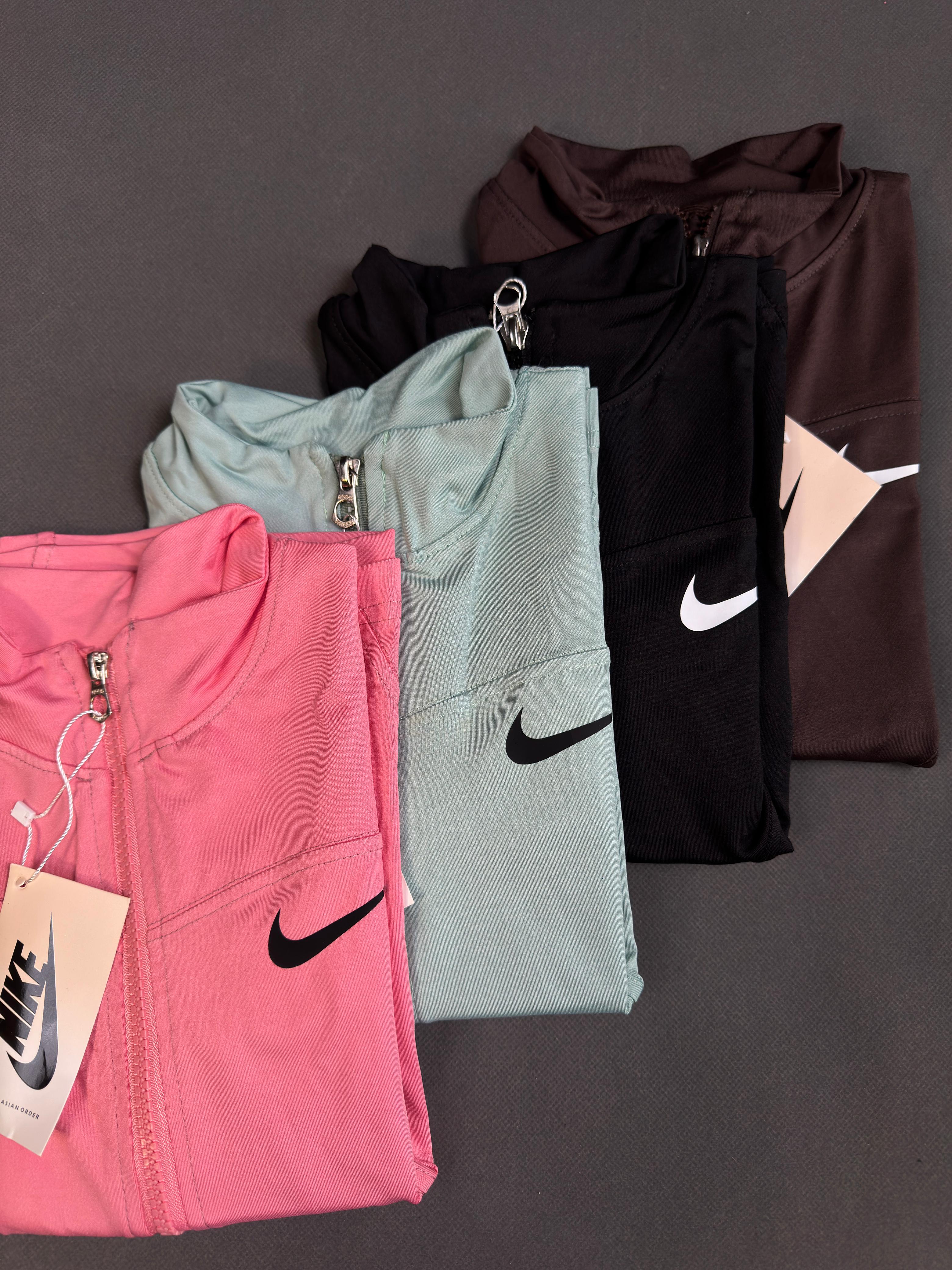 تشيرت سحاب كامل قصير