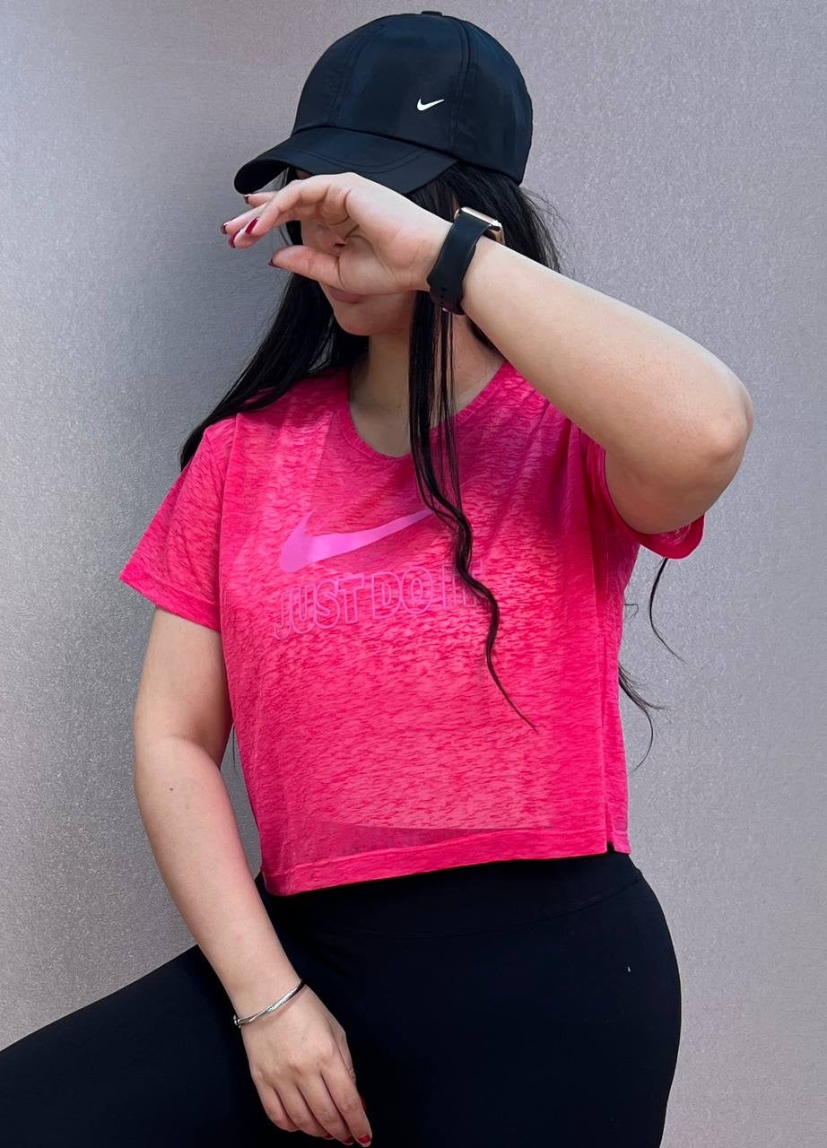 تشيرت خفيف قصير نايك