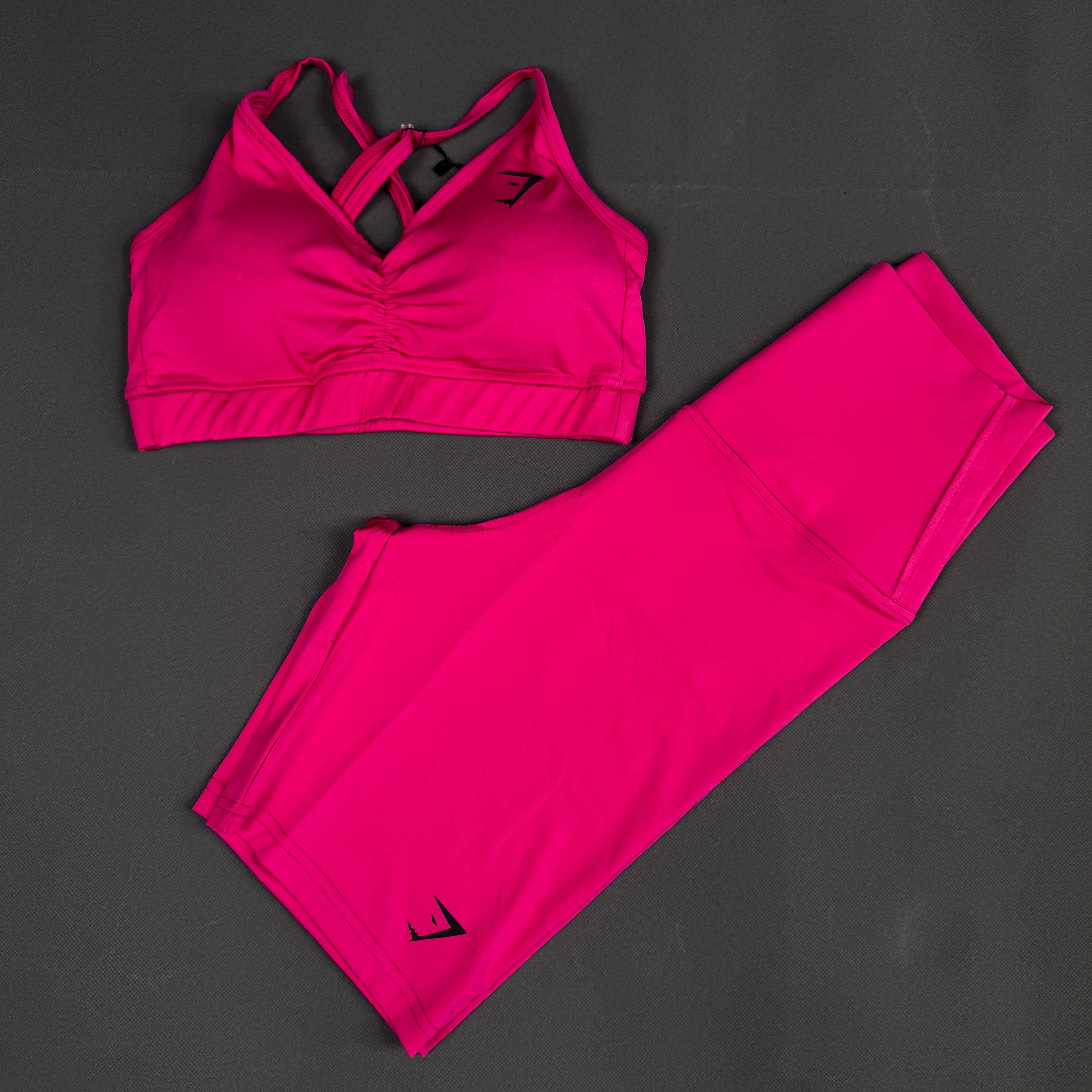 حمالة وشورت جم شارك