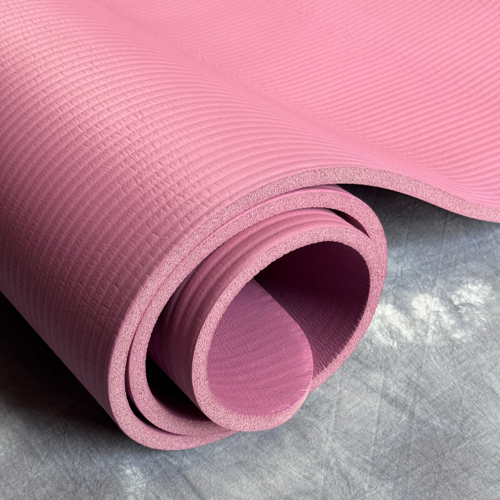 بساط يوغا وسط