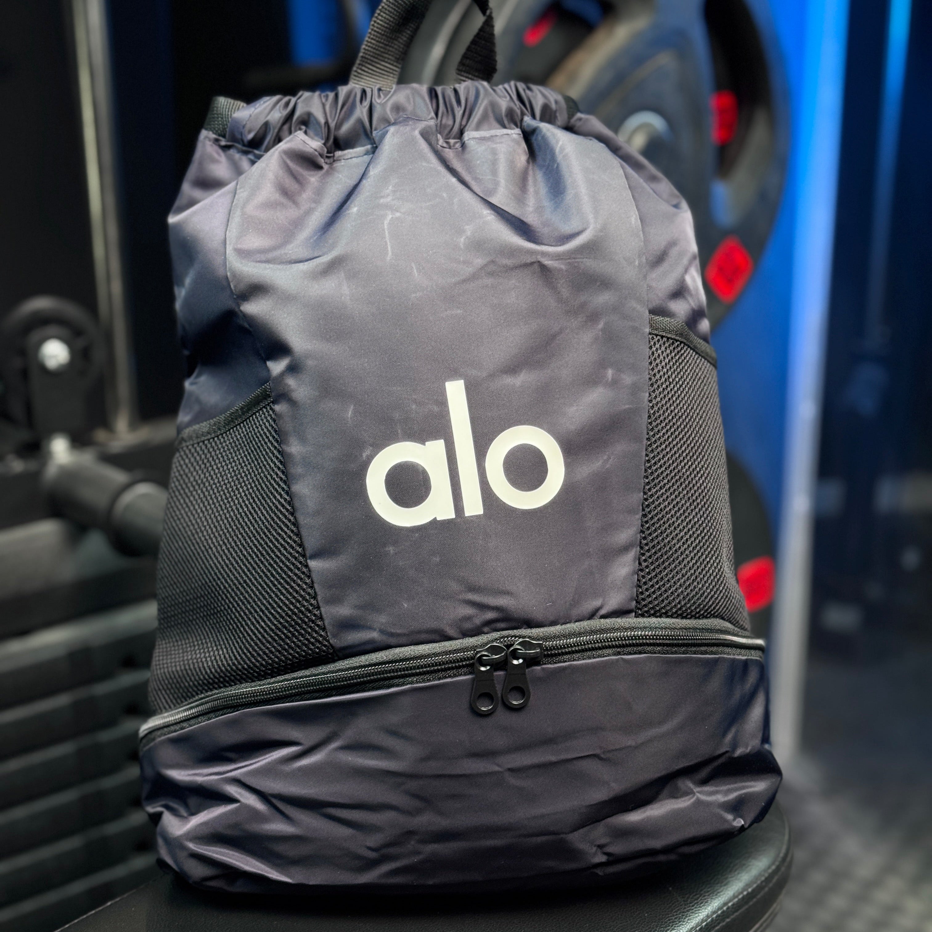 حقيبة ألو للجيم برباط - Alo Gym Bag