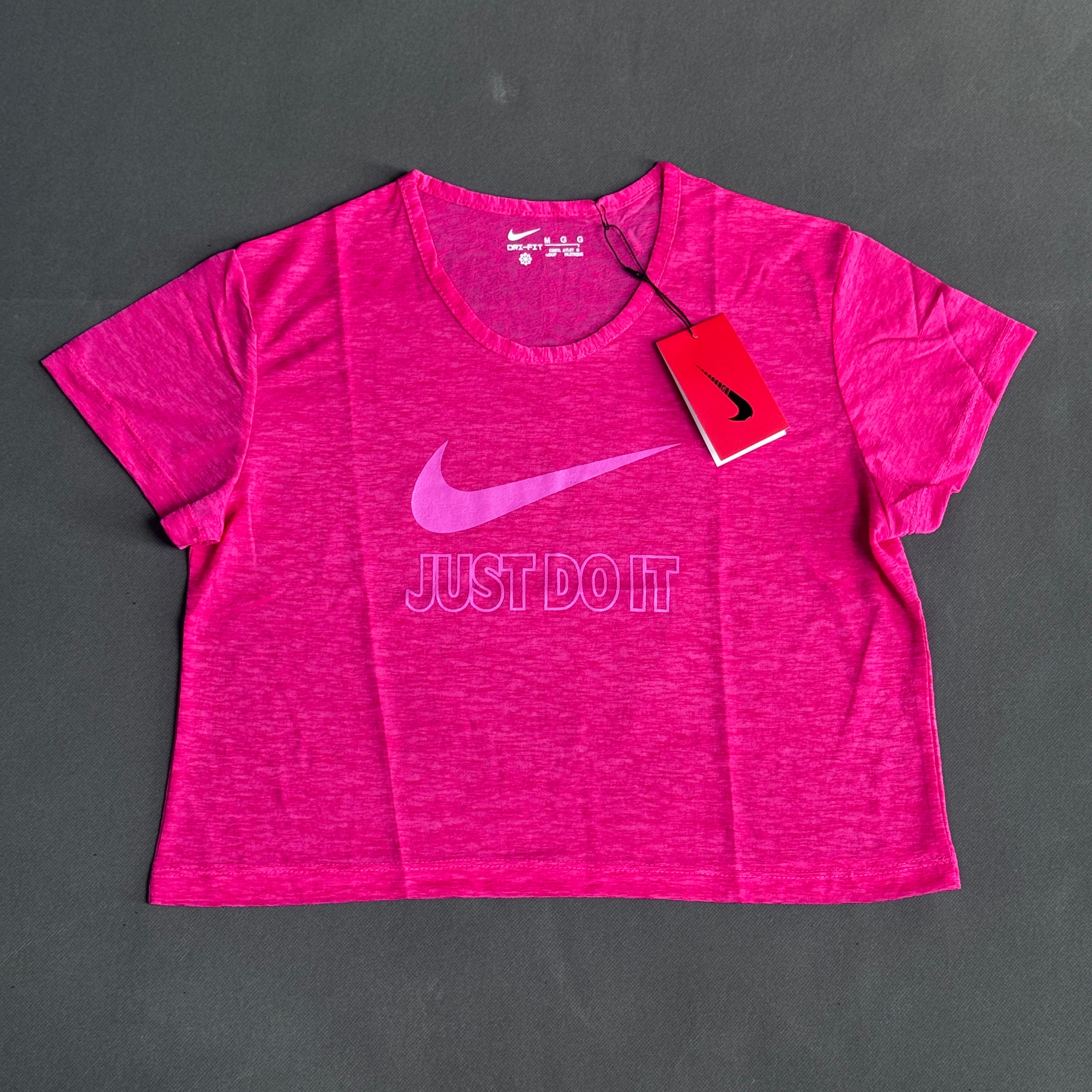 تشيرت خفيف قصير نايك