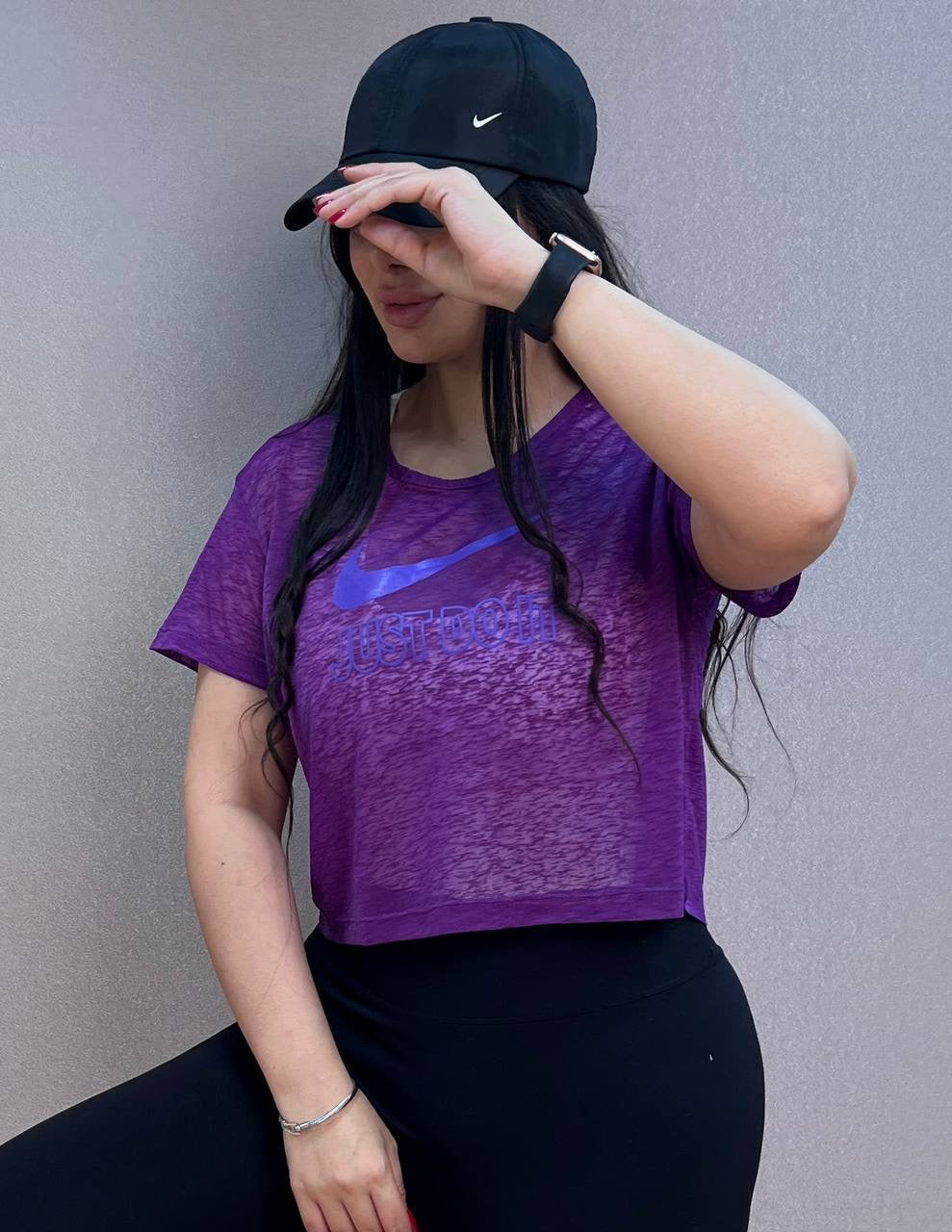 تشيرت خفيف قصير نايك