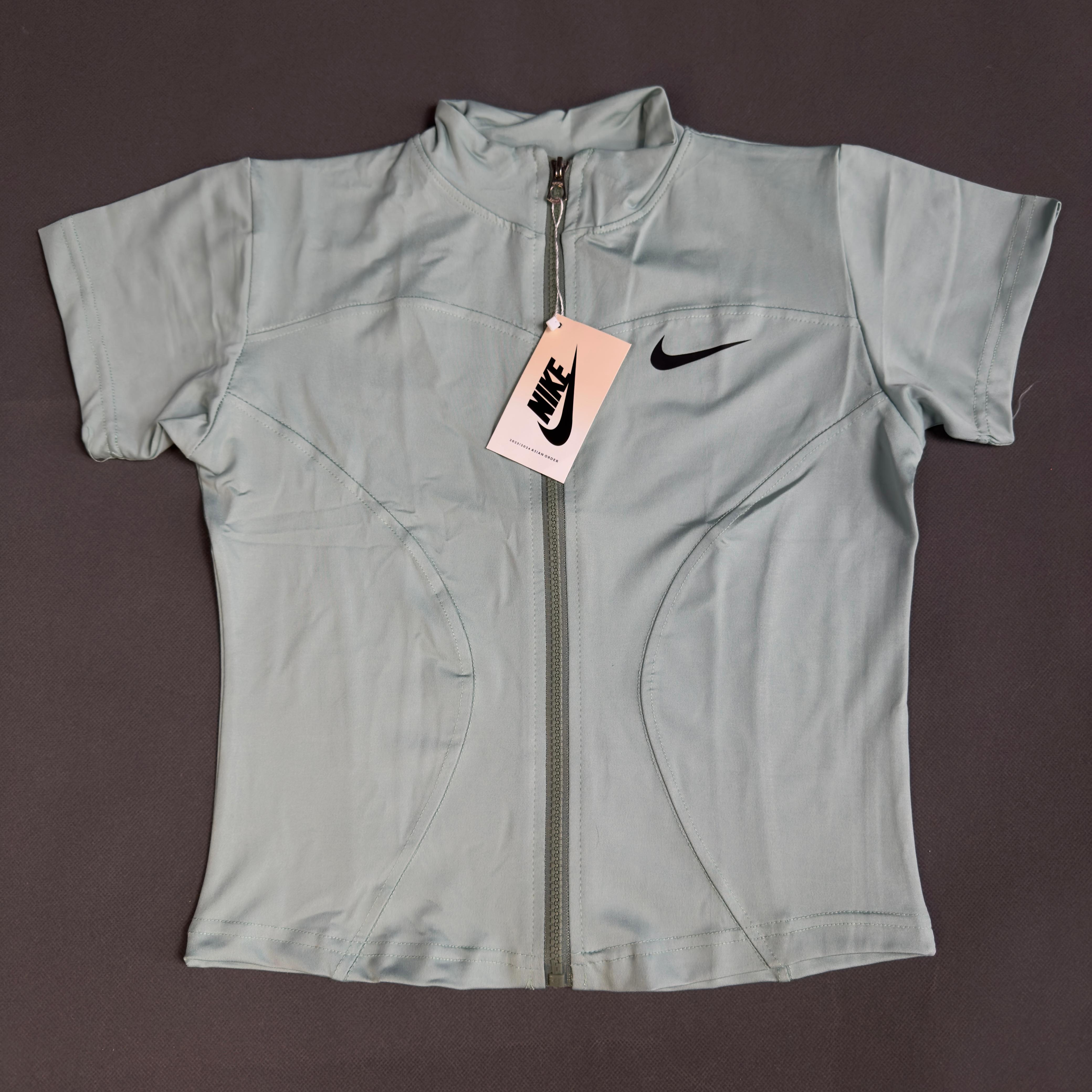 تشيرت سحاب كامل قصير