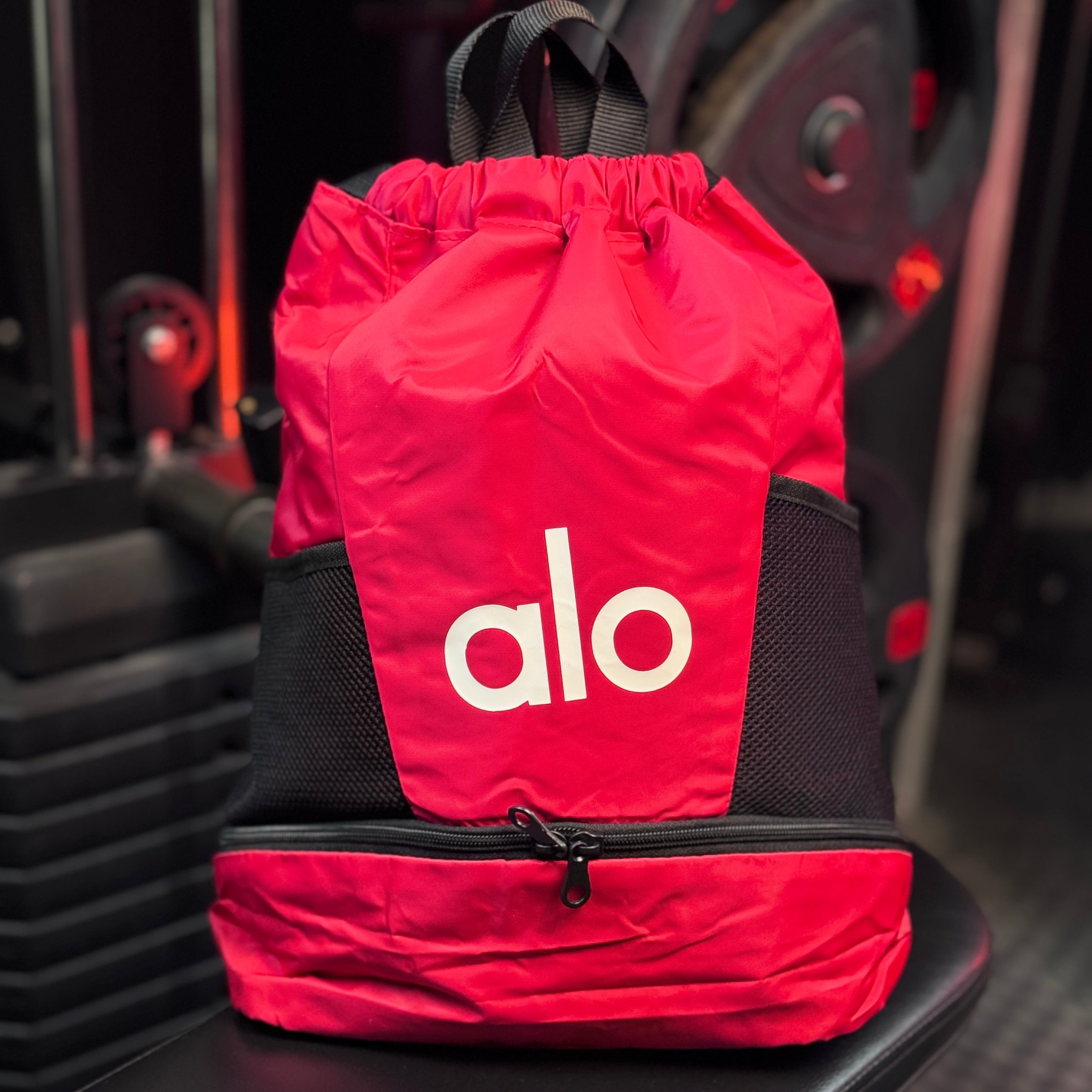 حقيبة ألو للجيم برباط - Alo Gym Bag