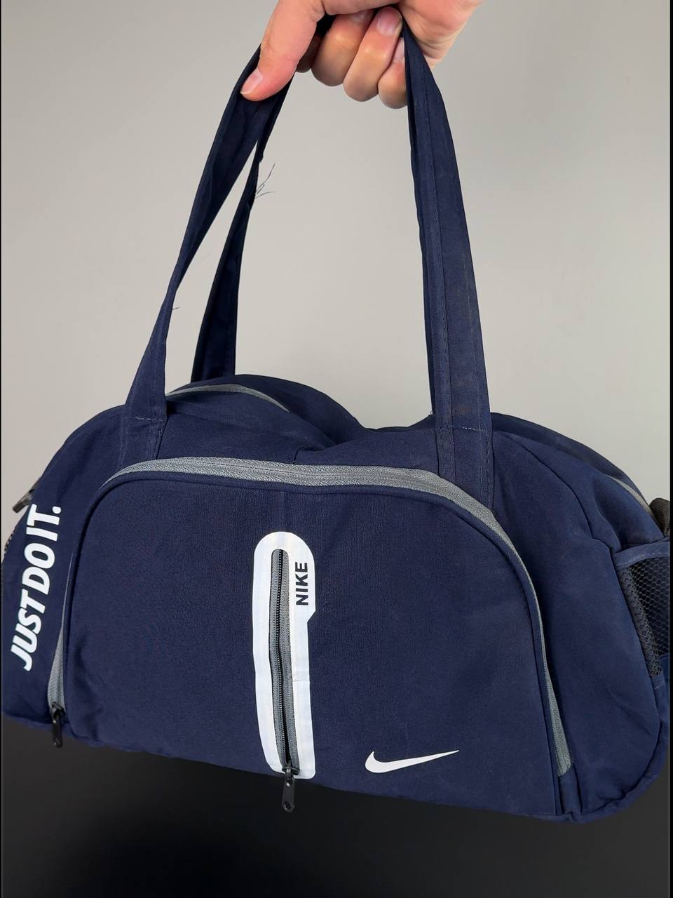 حقيبة نايك سحاب وسط