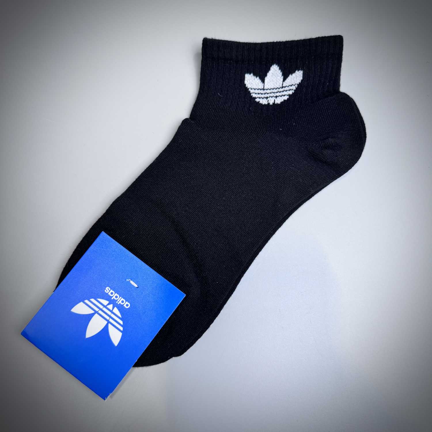 جواريب اديداس ربع