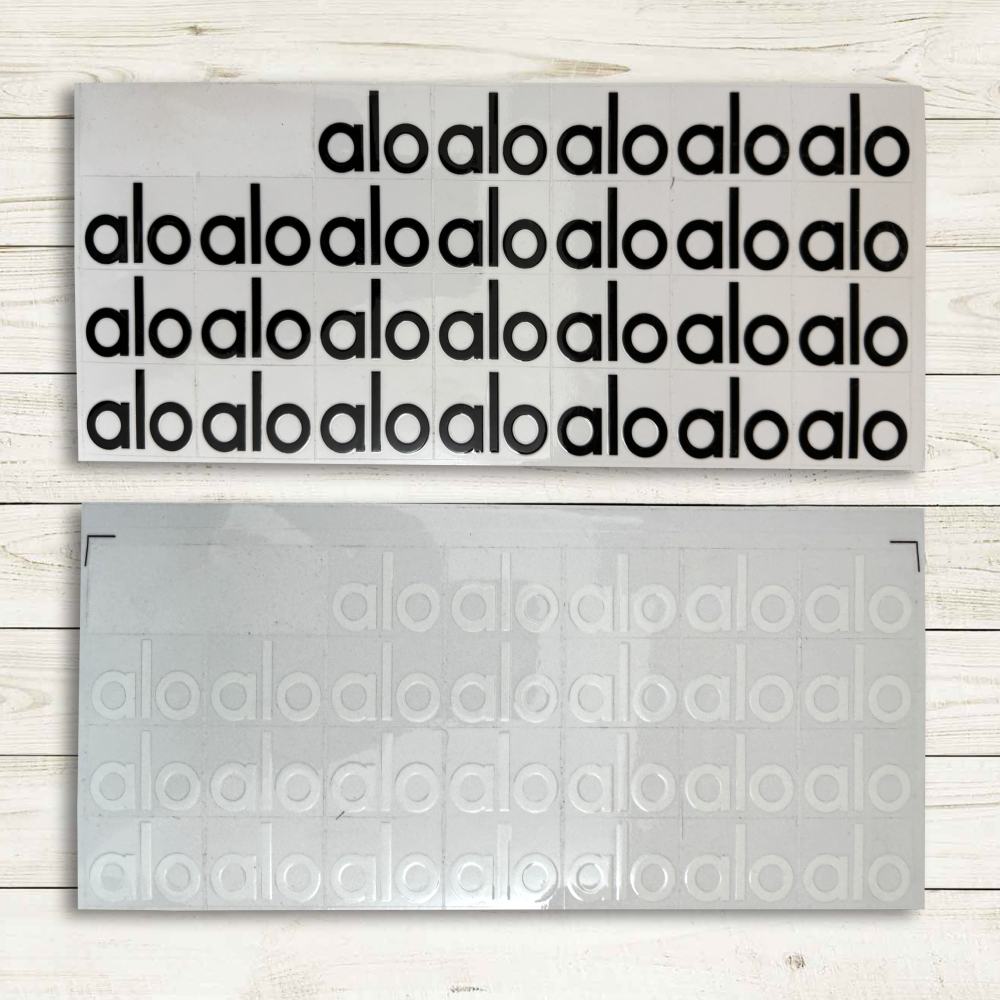 ستيكرات قابلة للصق