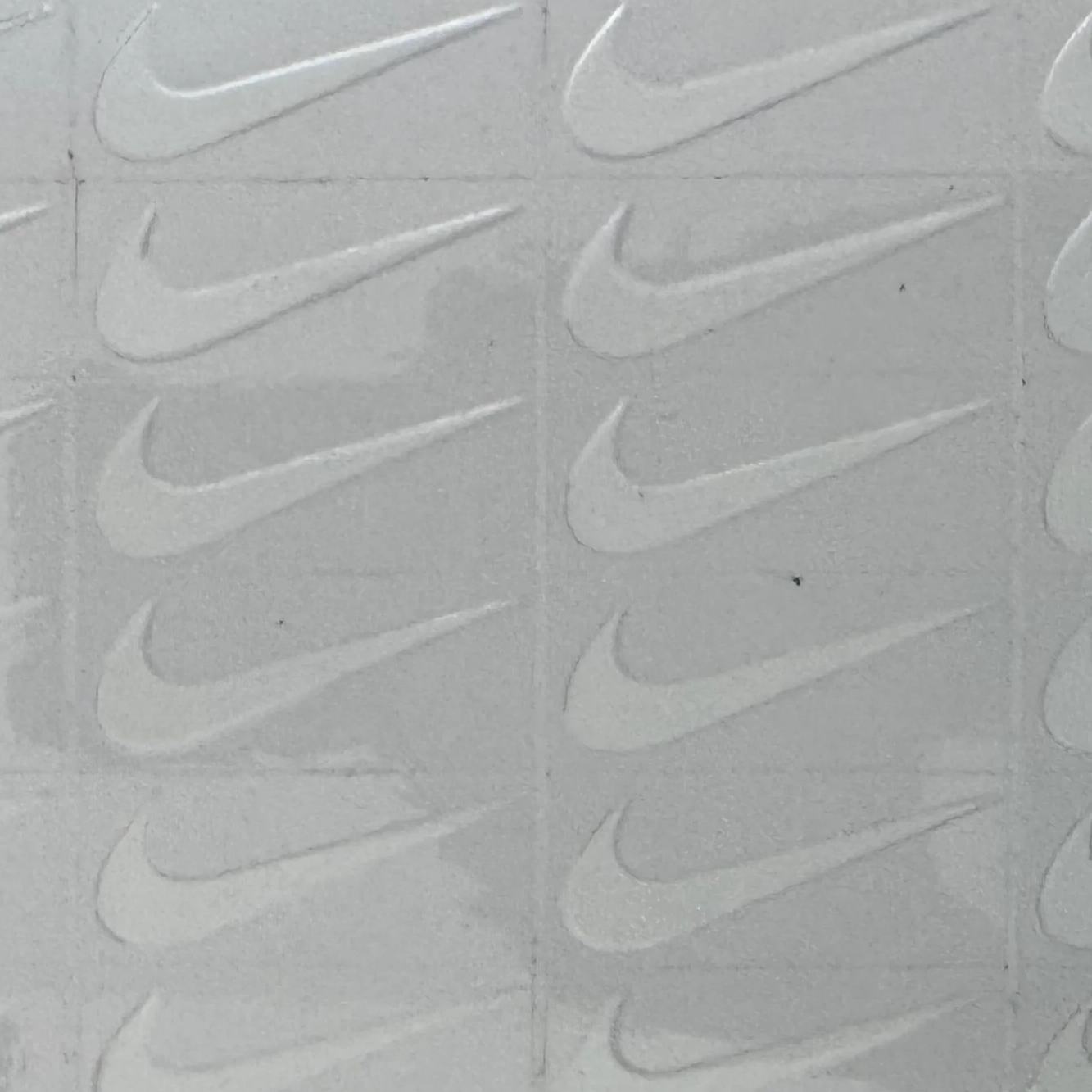 ستيكرات قابلة للصق