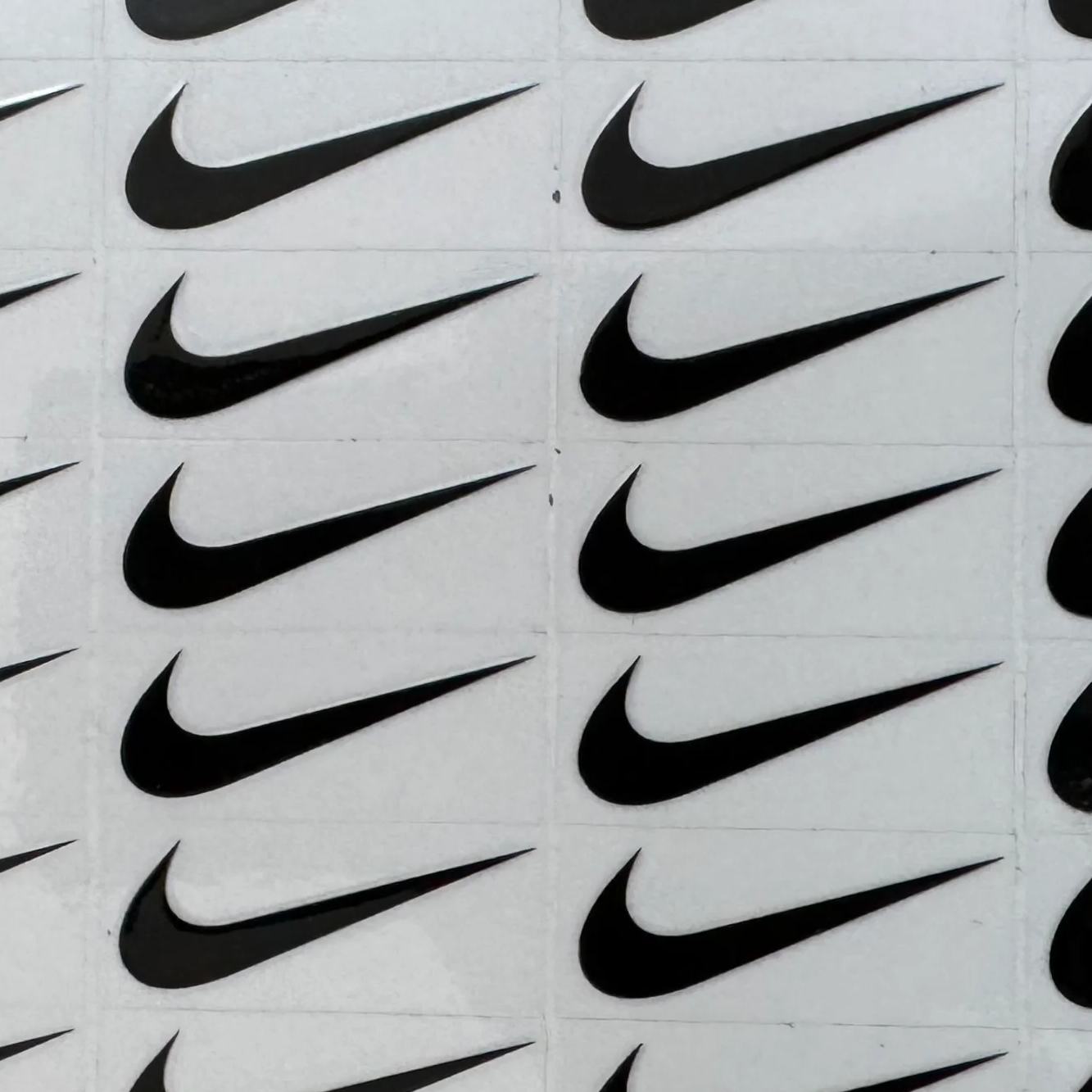 ستيكرات قابلة للصق