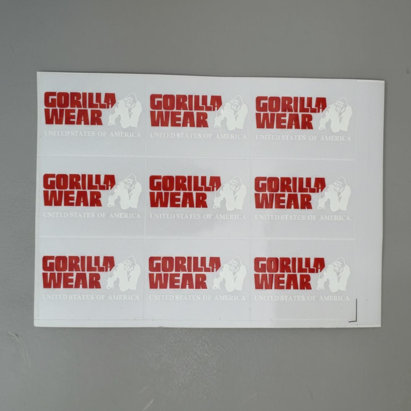 ستيكرات قابلة للصق