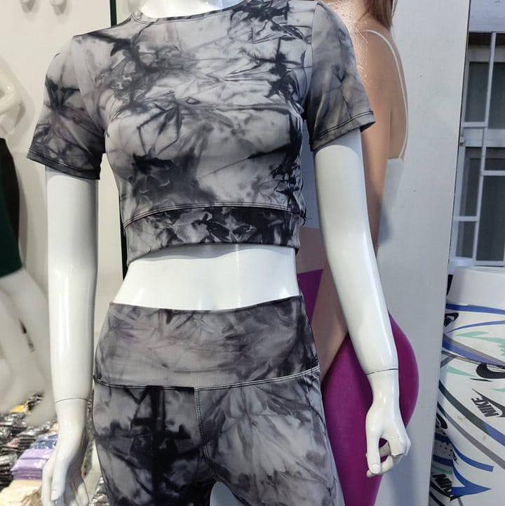 تراك نسائي قصير مشجر