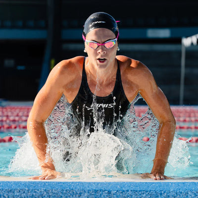 معدات السباحة