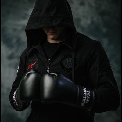 معدات الفنون القتالية