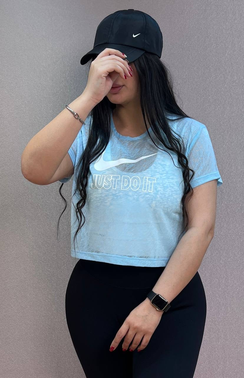 تشيرت خفيف قصير نايك