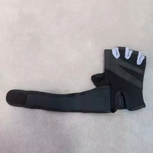 كفوف نايك  ar نسائية
