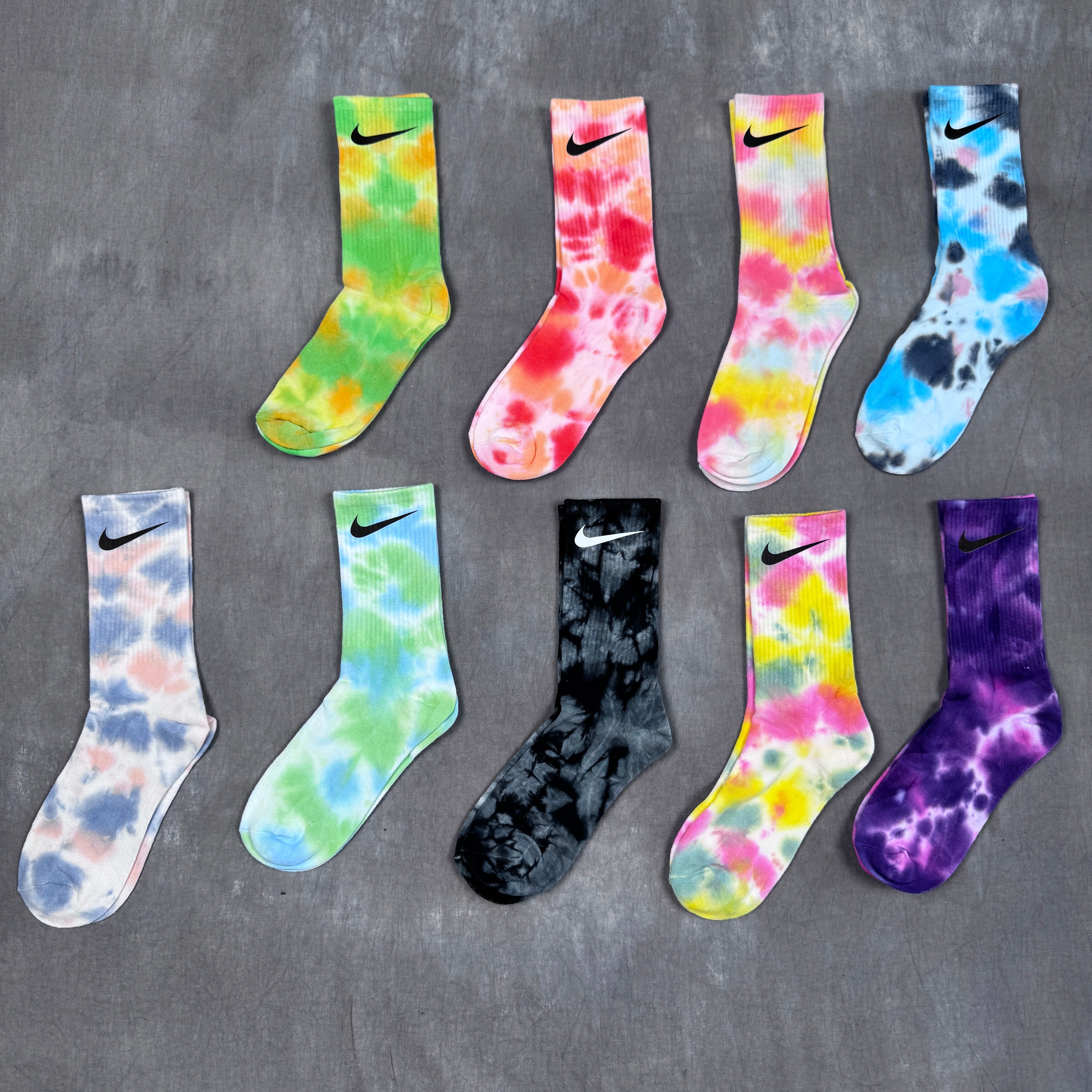 جواريب نايك تاي داي