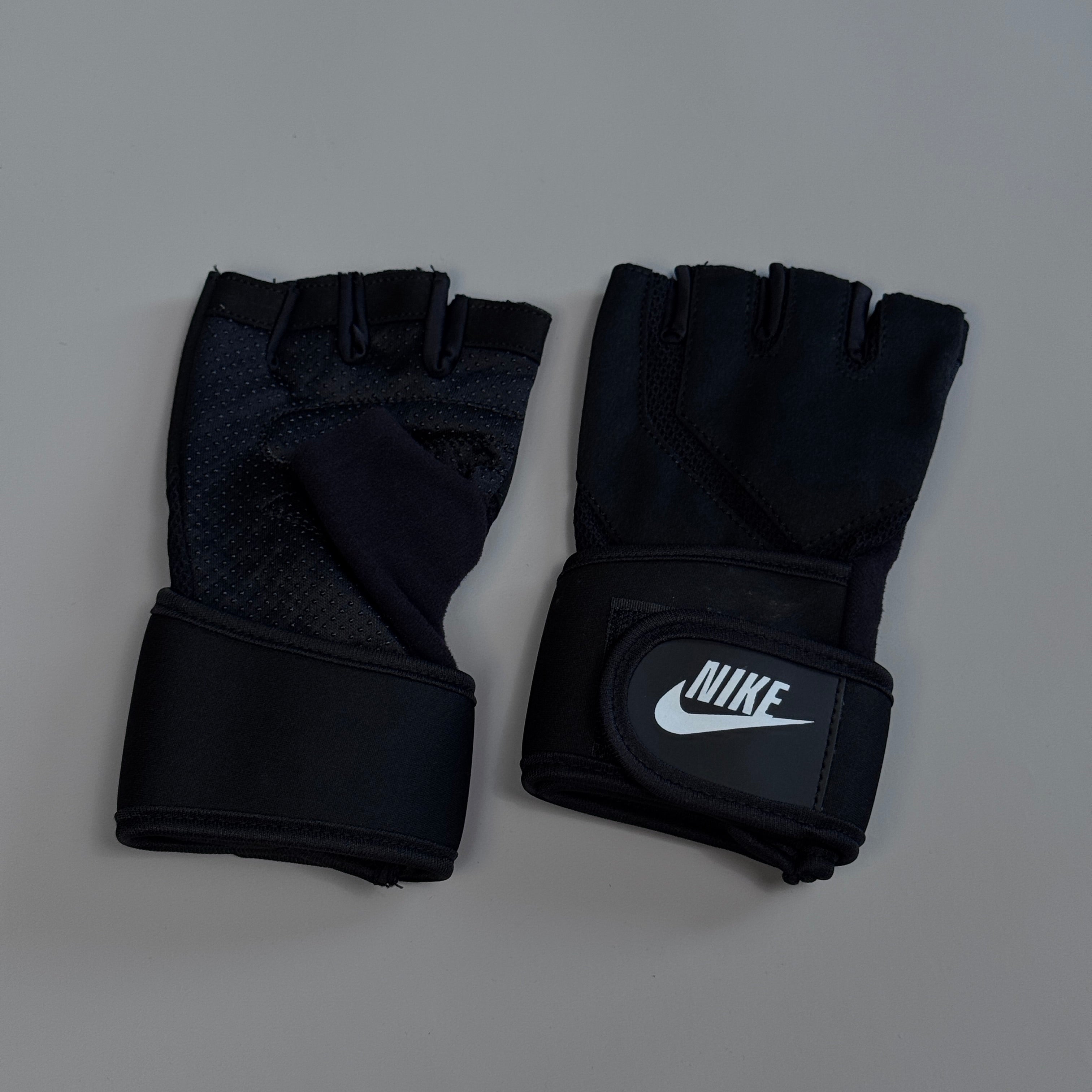 كفوف نايك pk