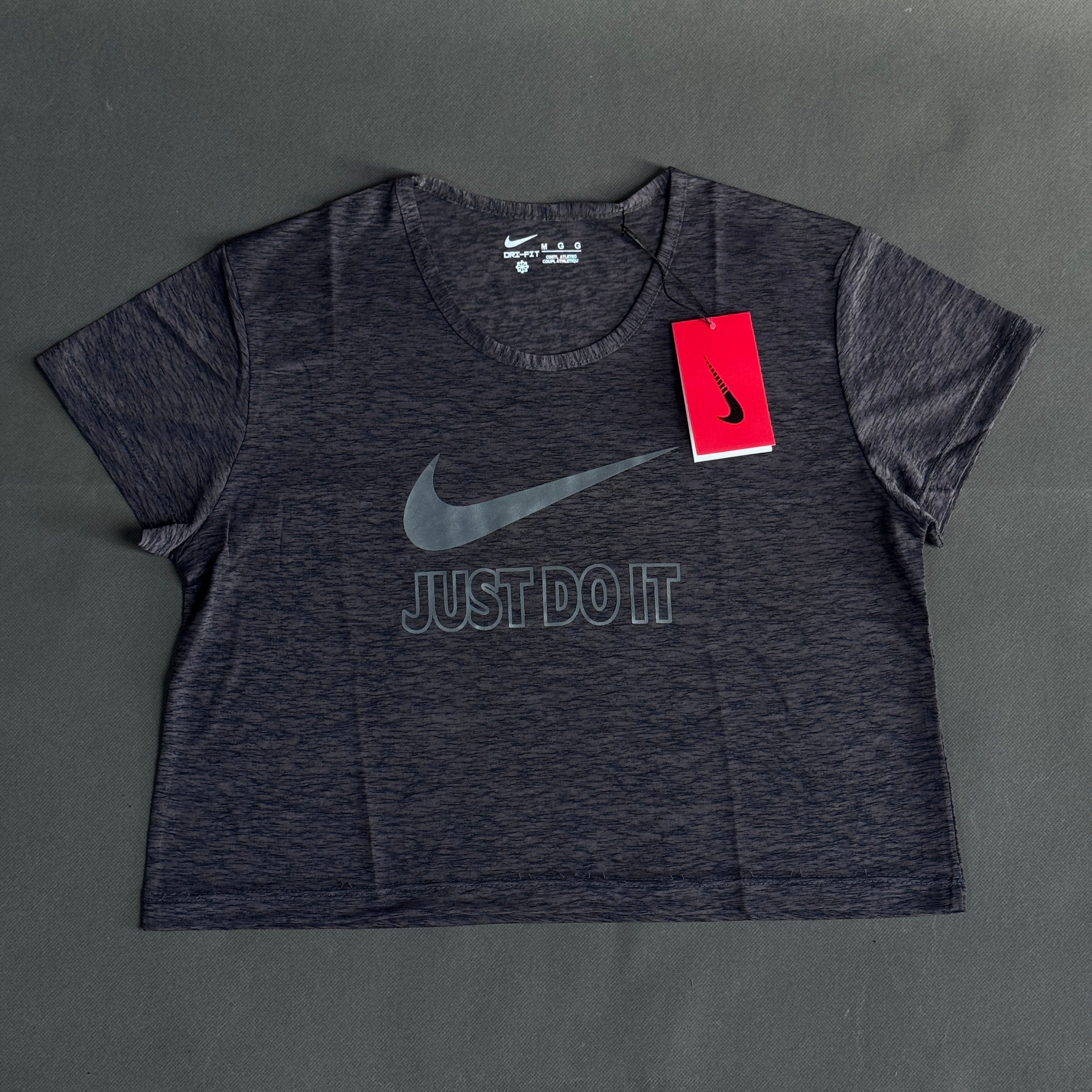 تشيرت خفيف قصير نايك