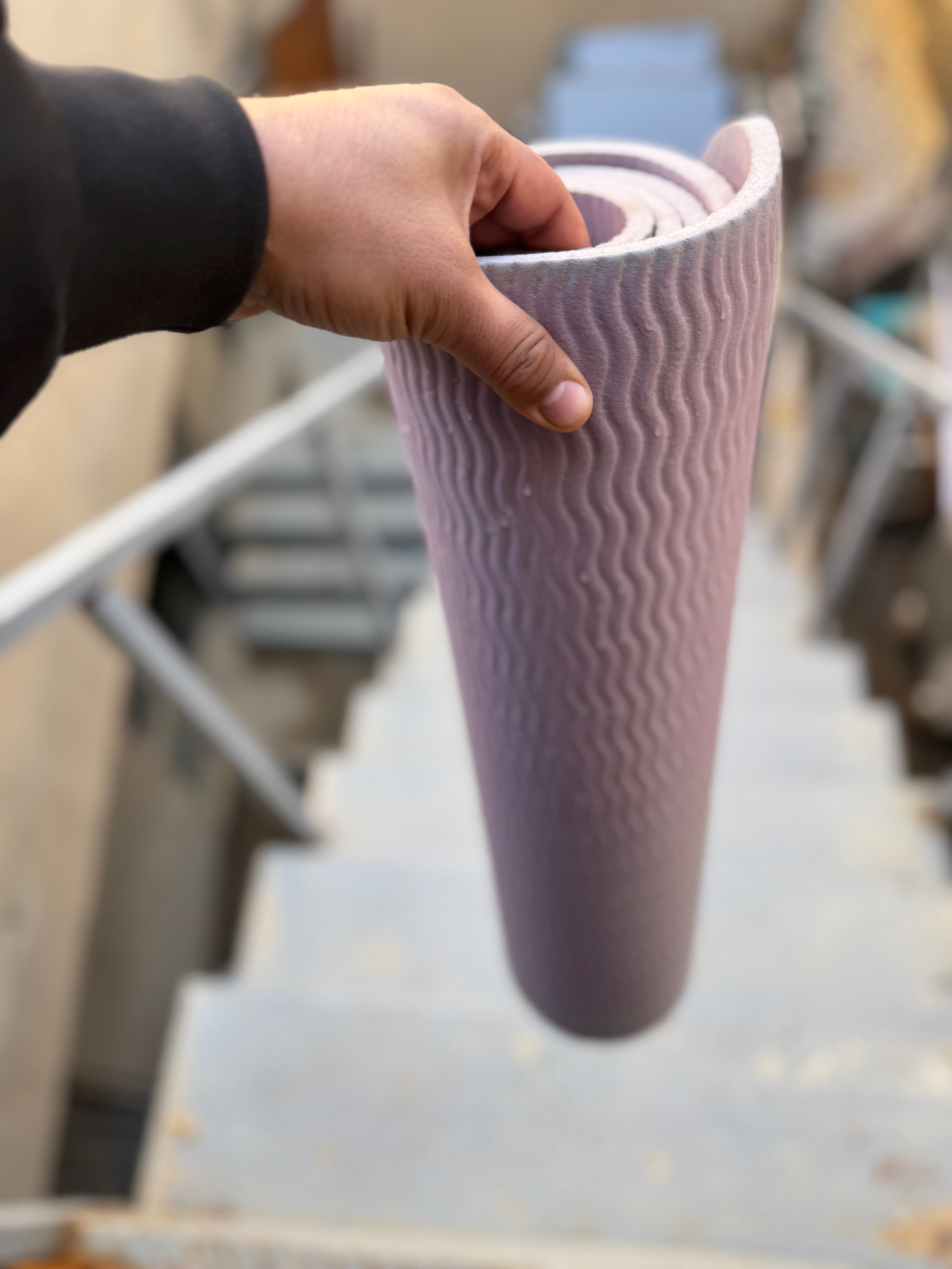 بساط يوغا وسط