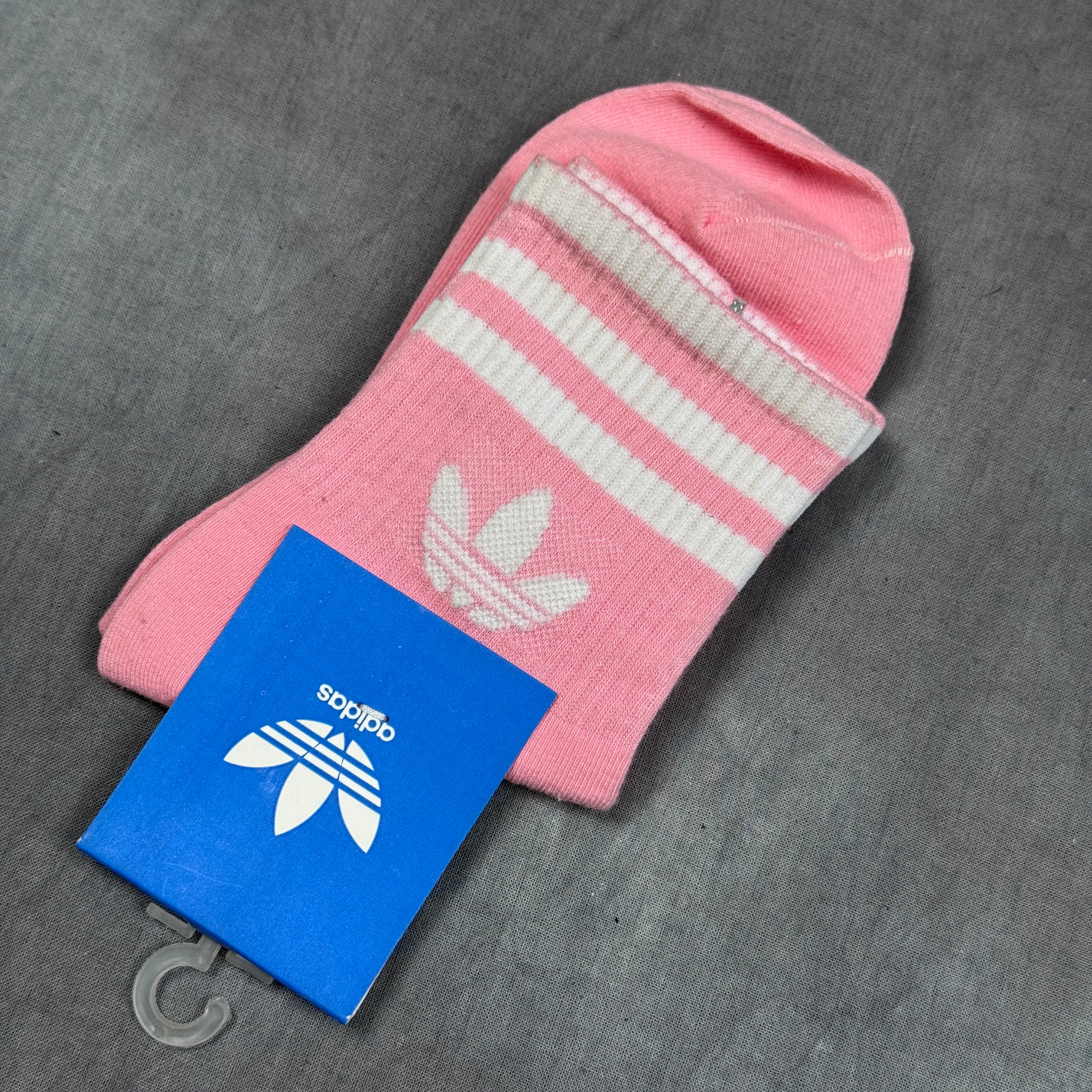 جواريب اديداس وسط