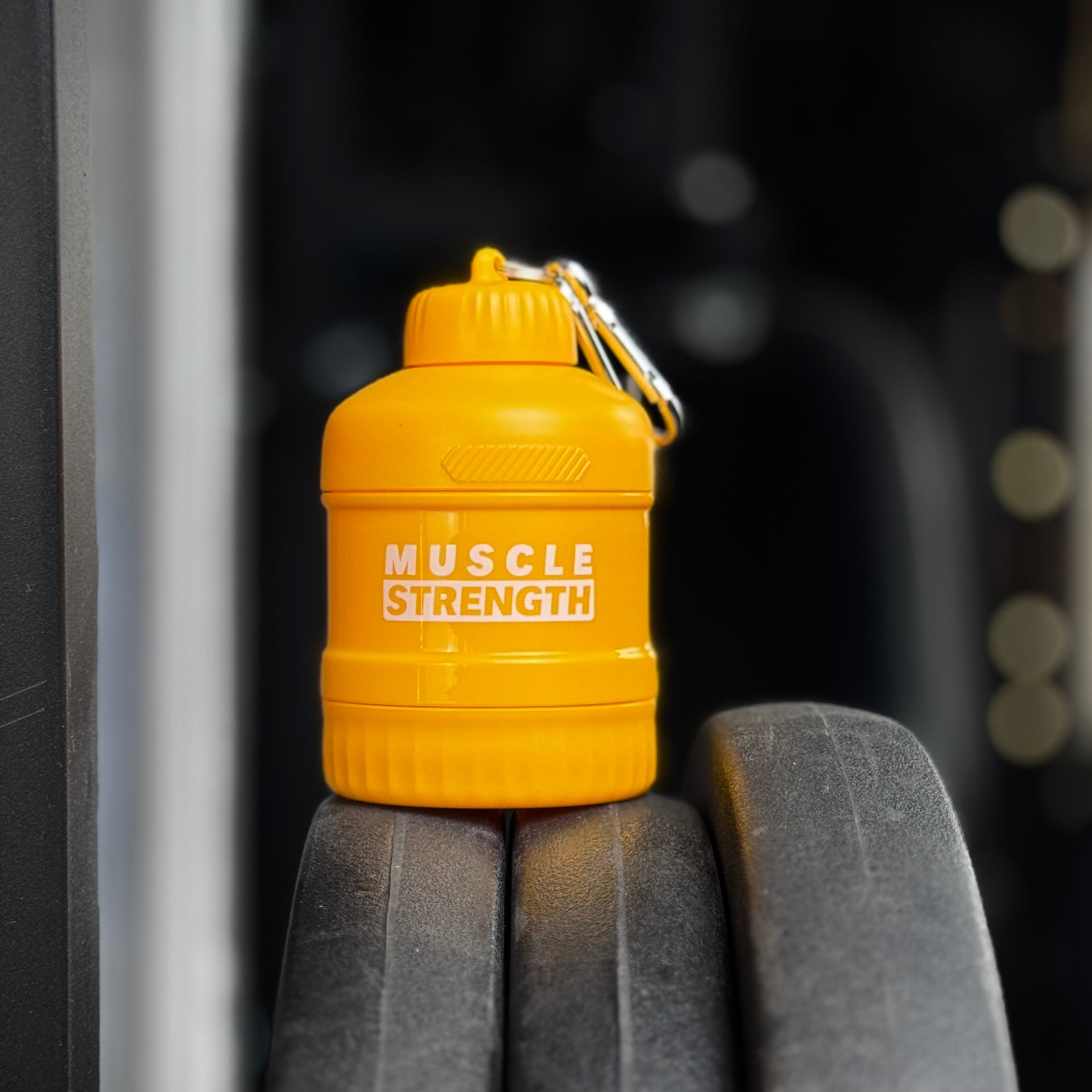 علبة مكملات محموله طابقين