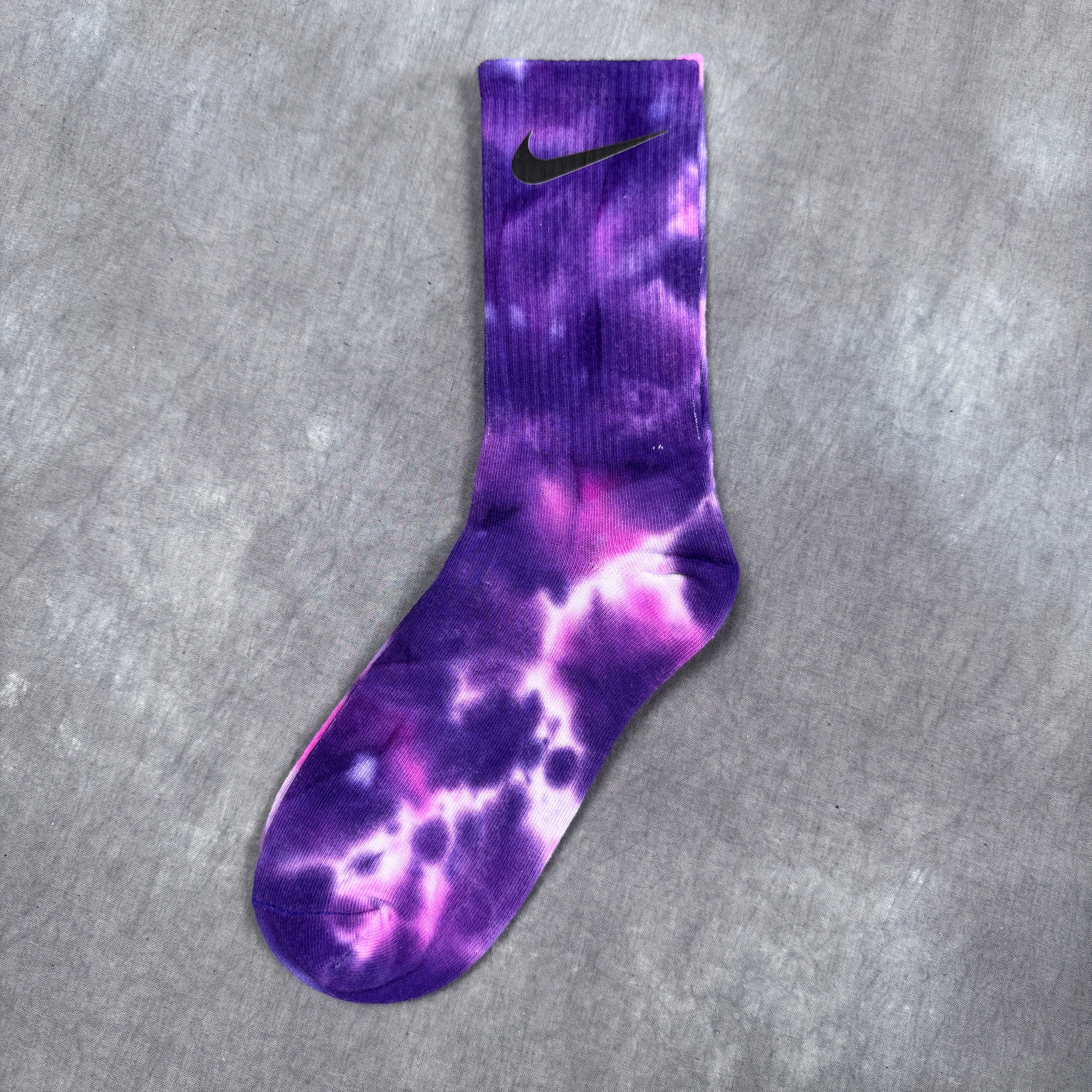 جواريب نايك تاي داي