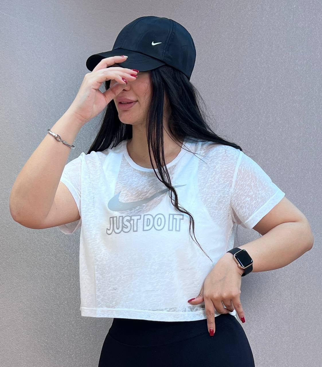 تشيرت خفيف قصير نايك