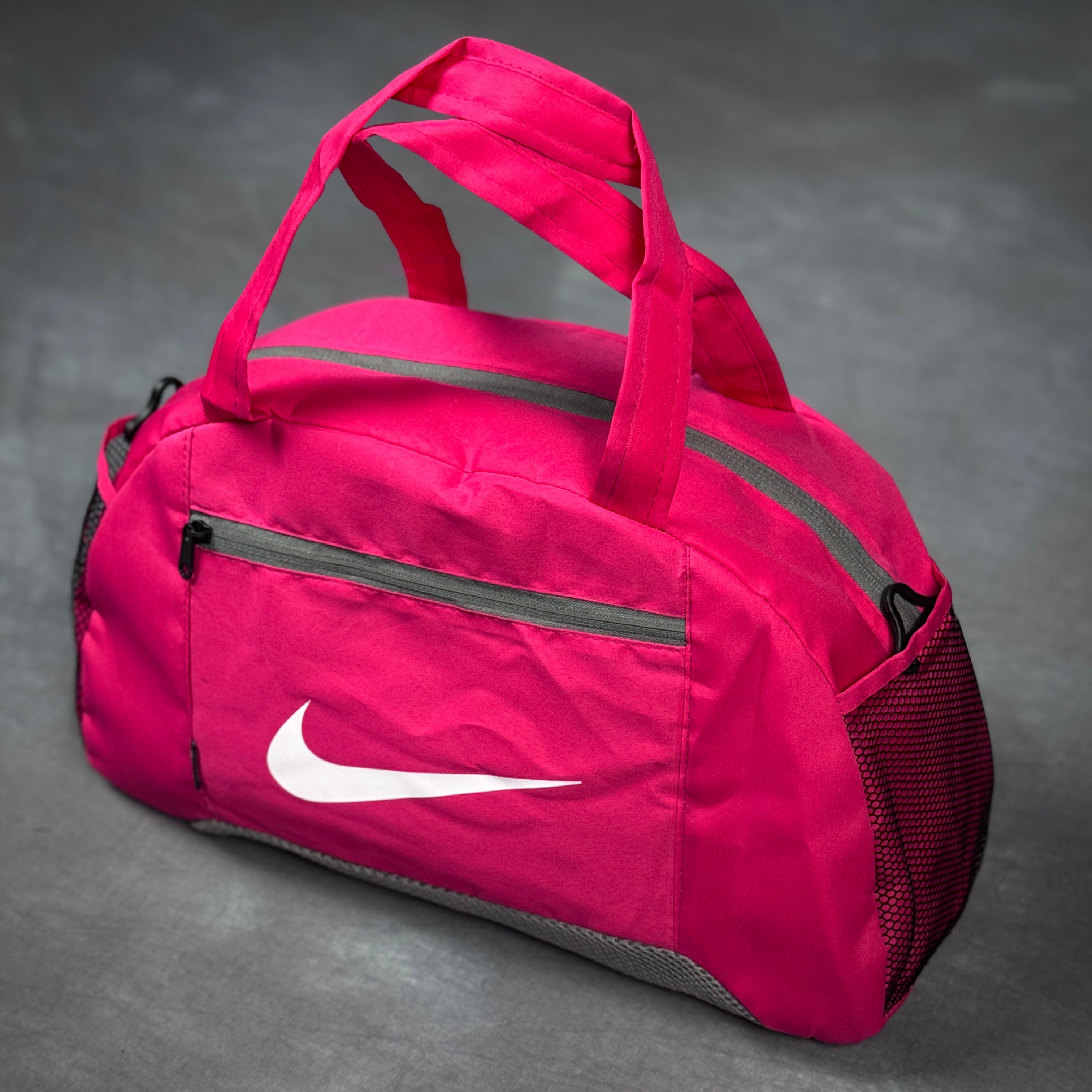 حقيبة متوسطه علامه نايك