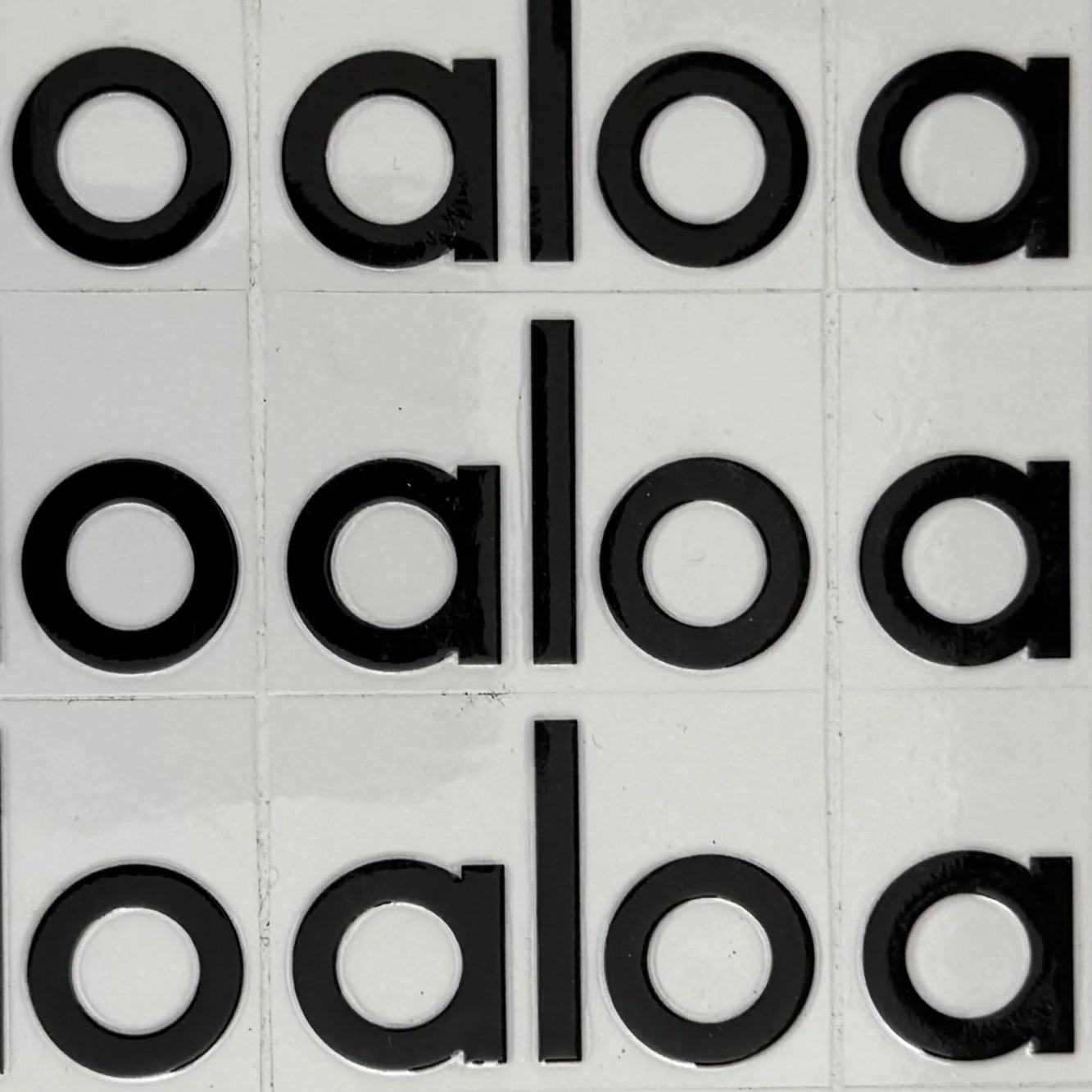 ستيكرات قابلة للصق