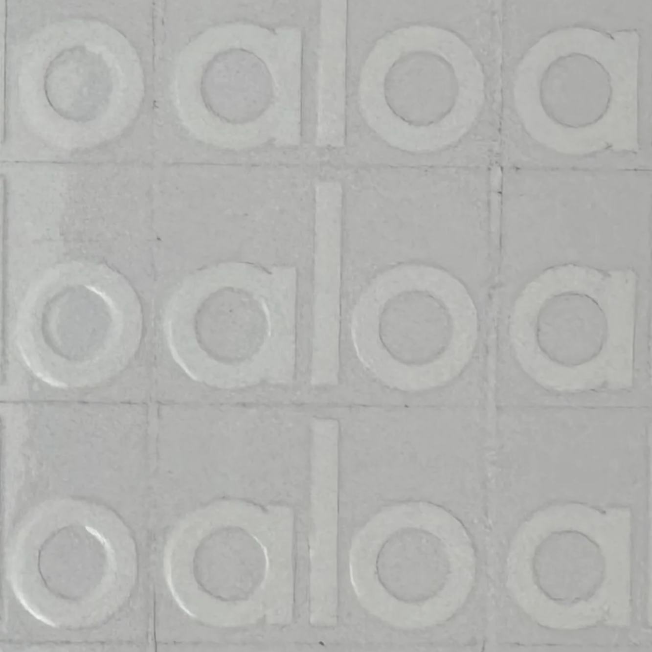 ستيكرات قابلة للصق